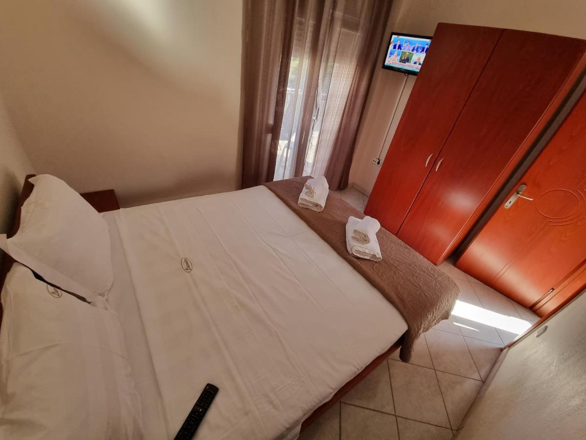 Premium Suites Ofrínion 外观 照片