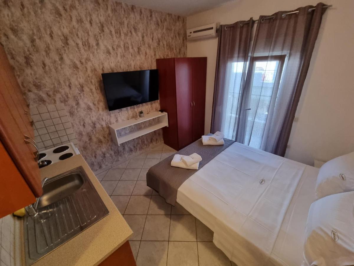 Premium Suites Ofrínion 外观 照片