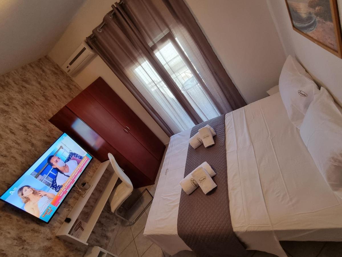 Premium Suites Ofrínion 外观 照片