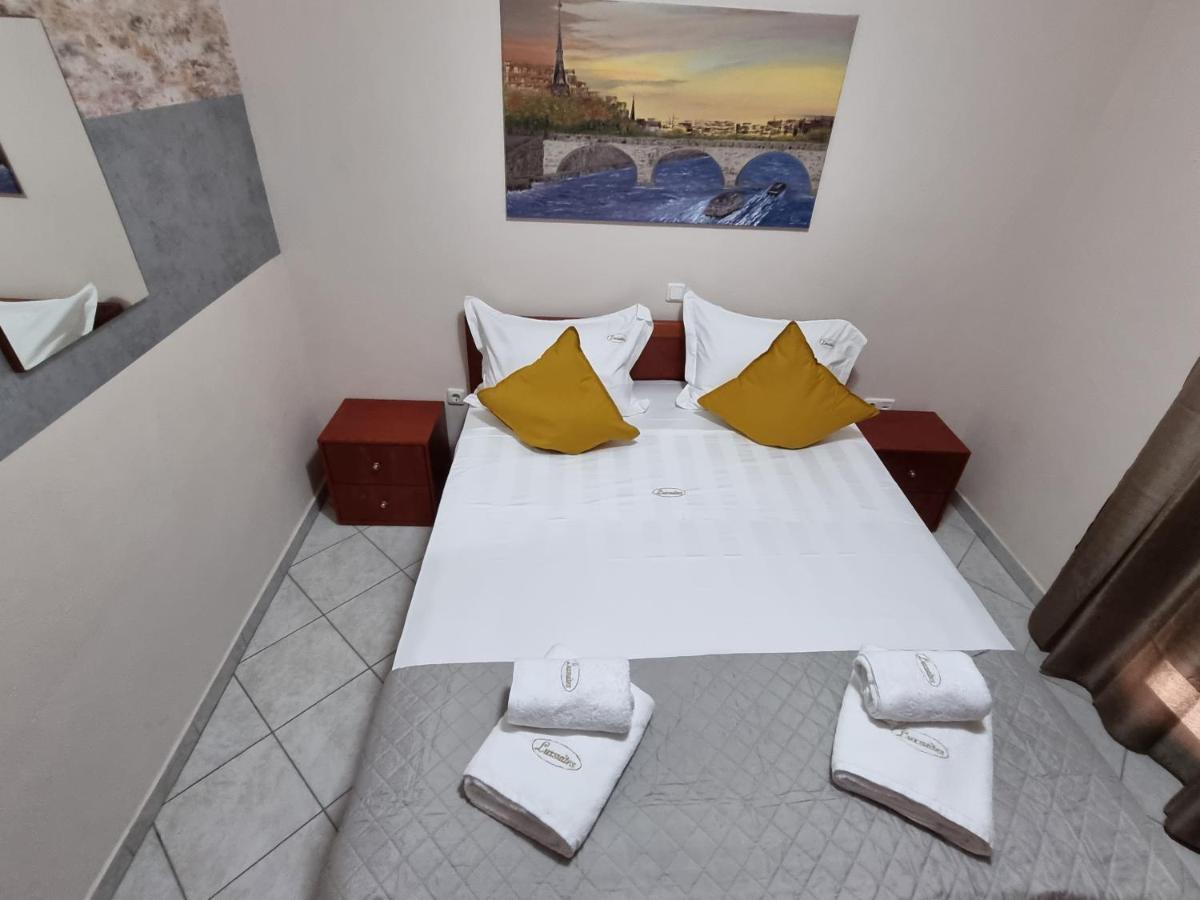 Premium Suites Ofrínion 外观 照片