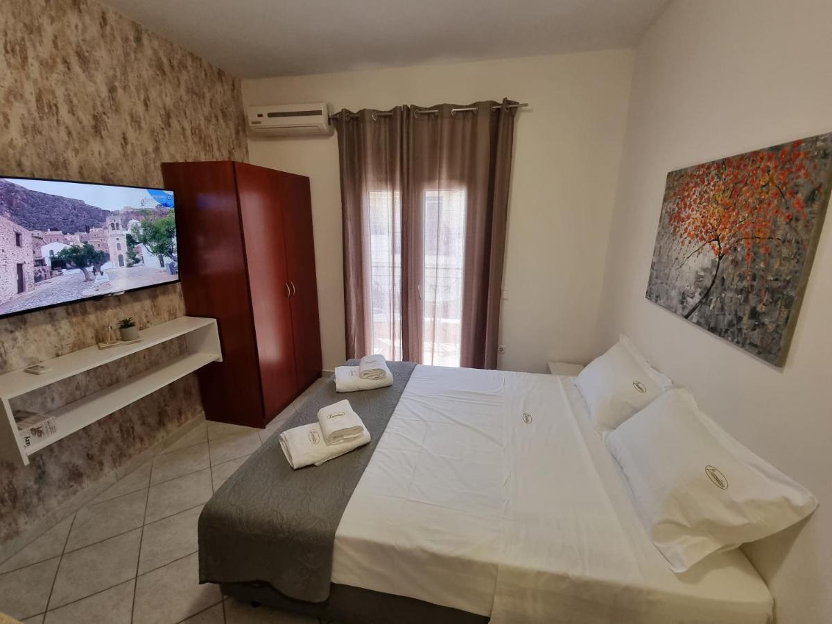Premium Suites Ofrínion 外观 照片