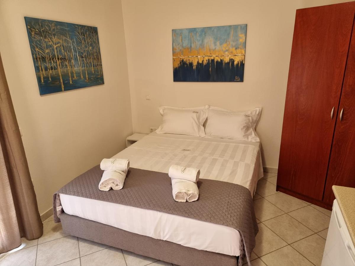Premium Suites Ofrínion 外观 照片