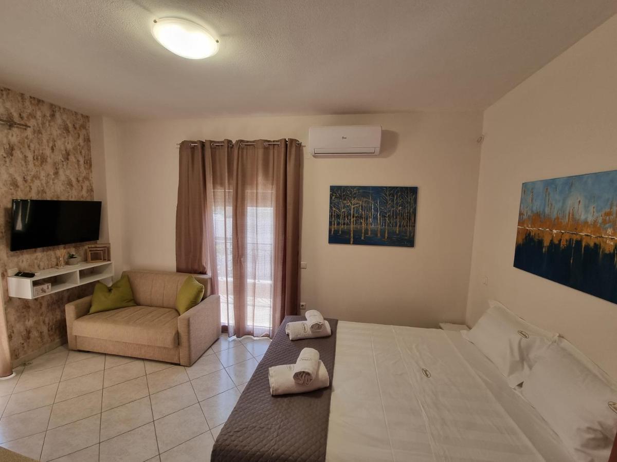 Premium Suites Ofrínion 外观 照片