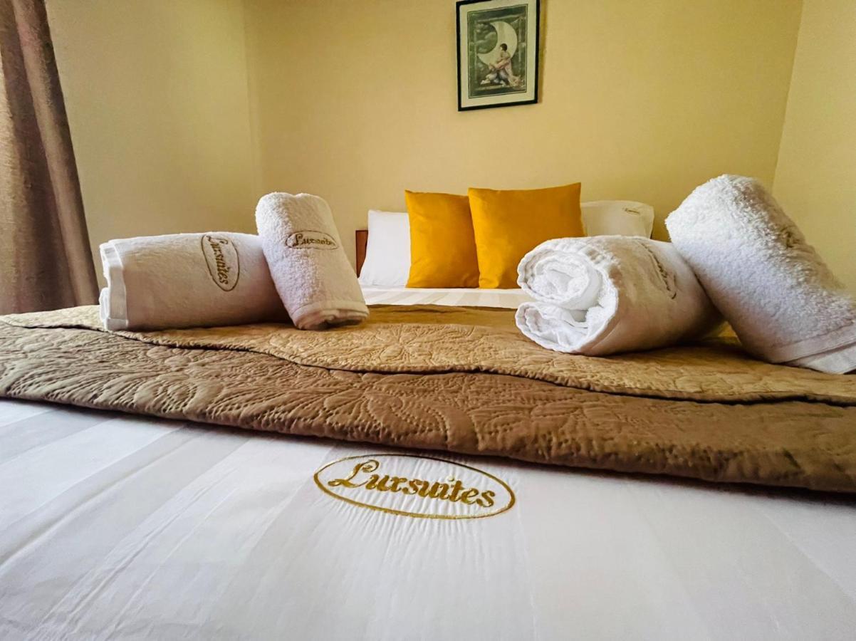 Premium Suites Ofrínion 外观 照片