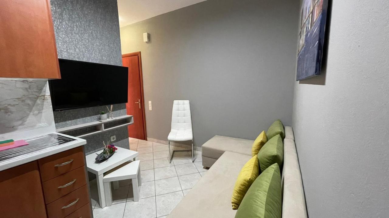 Premium Suites Ofrínion 外观 照片