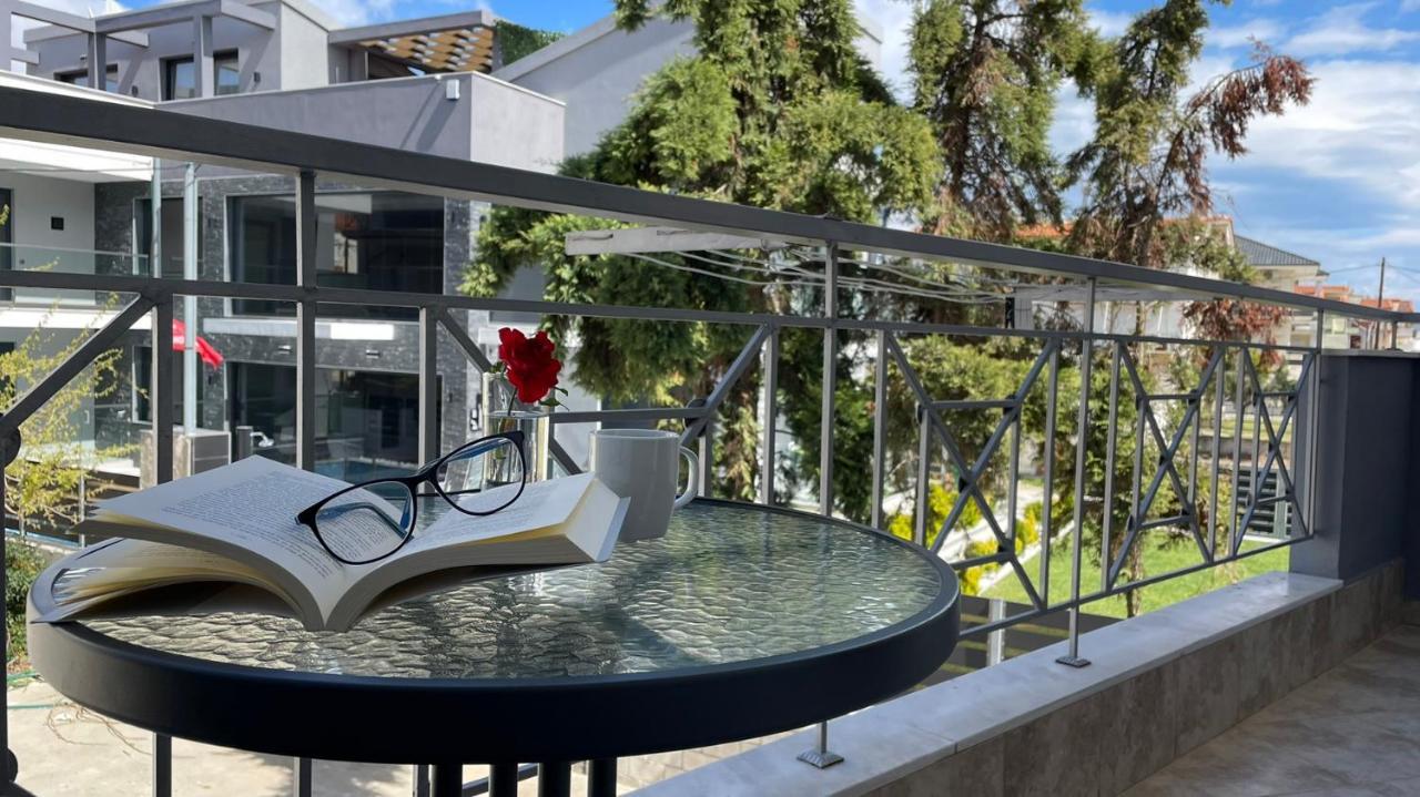 Premium Suites Ofrínion 外观 照片
